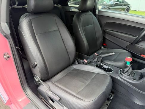 Used 2013 Volkswagen Beetle 2.5 FWD image 30