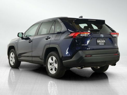 Used 2019 Toyota RAV4 XLE w/ Convenience Package AWD/4WD image 3