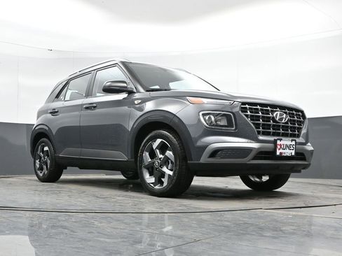 New 2026 Hyundai Venue SEL FWD image 41