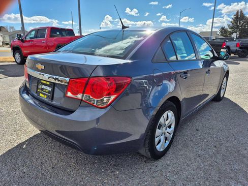 Used 2013 Chevrolet Cruze LS image 3