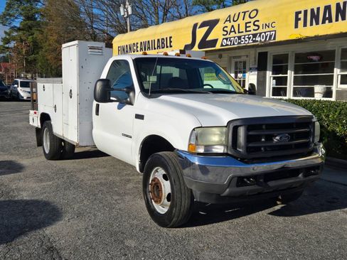 Used 2004 Ford F550 2WD Regular Cab Super Duty image 1