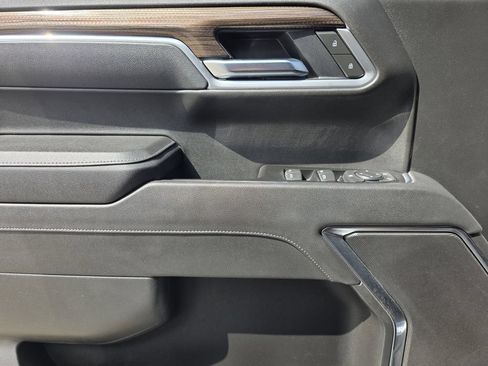 Used 2025 Chevrolet Silverado 1500 LT w/ Safety Package AWD/4WD image 19