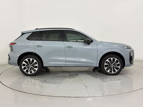 New 2026 Audi Q3 quattro 2.0T w/ Driver Assistance Package AWD/4WD image 8