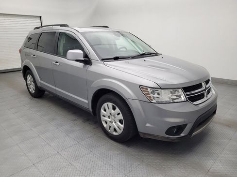 Used 2019 Dodge Journey SE FWD image 11