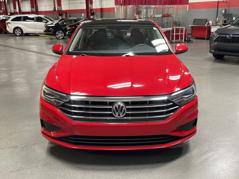 Used 2021 Volkswagen Jetta SE w/ SE Cold Weather Package image 3