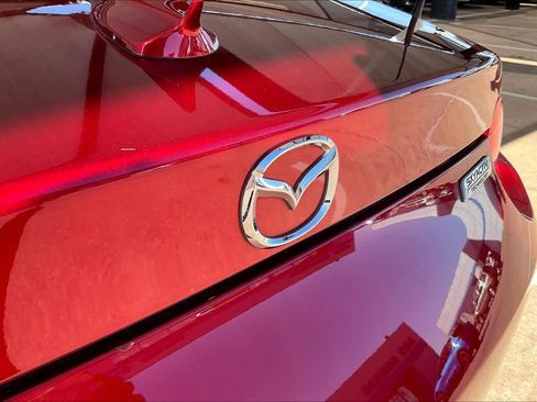 Used 2019 MAZDA MX-5 Miata RF Grand Touring image 28