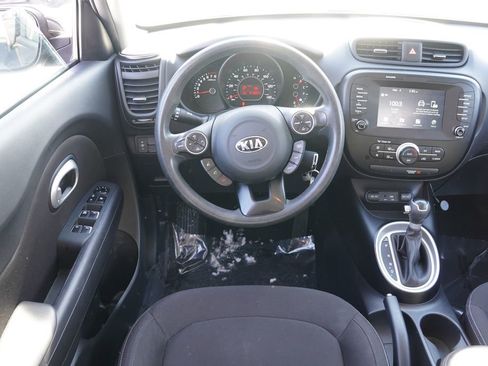 Used 2018 Kia Soul w/ Convenience Package image 18