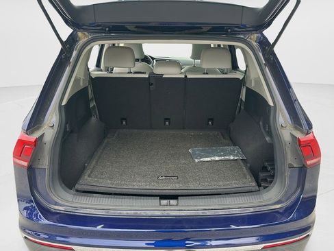 Used 2021 Volkswagen Tiguan SE w/ Panoramic Sunroof Package image 10