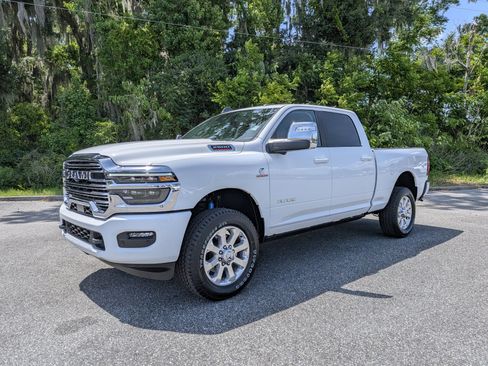 New 2026 RAM 2500 Laramie AWD/4WD image 7