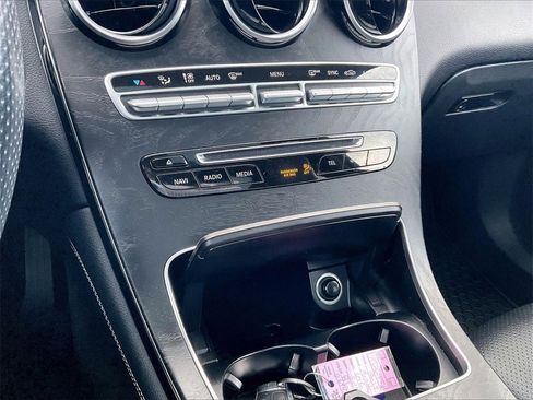 Used 2019 Mercedes-Benz GLC 300 GLC 300 image 25