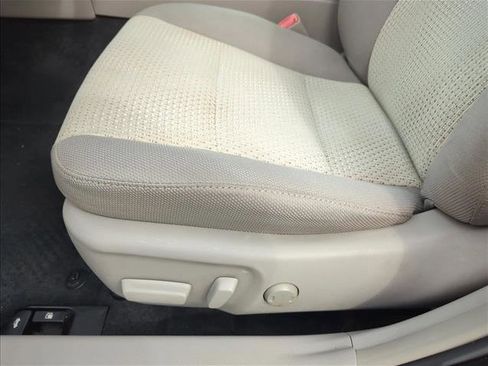 Used 2013 Toyota Camry LE FWD image 13