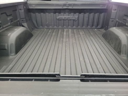 Certified 2021 GMC Sierra 1500 AT4 w/ AT4 Value Package AWD/4WD image 18