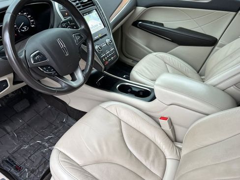 Used 2018 Lincoln MKC Select w/ Select Plus Package image 11