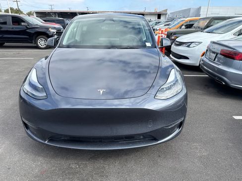 Used 2023 Tesla Model Y 2WD image 4