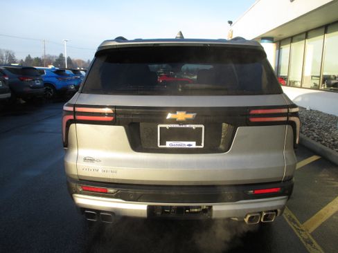 Certified 2025 Chevrolet Traverse LT image 4