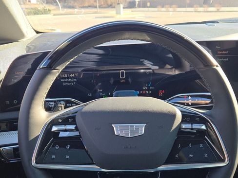 New 2026 Cadillac Optiq Luxury 1 image 33