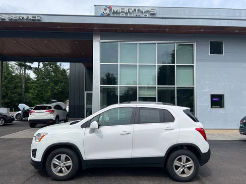 Used 2015 Chevrolet Trax LT image 2
