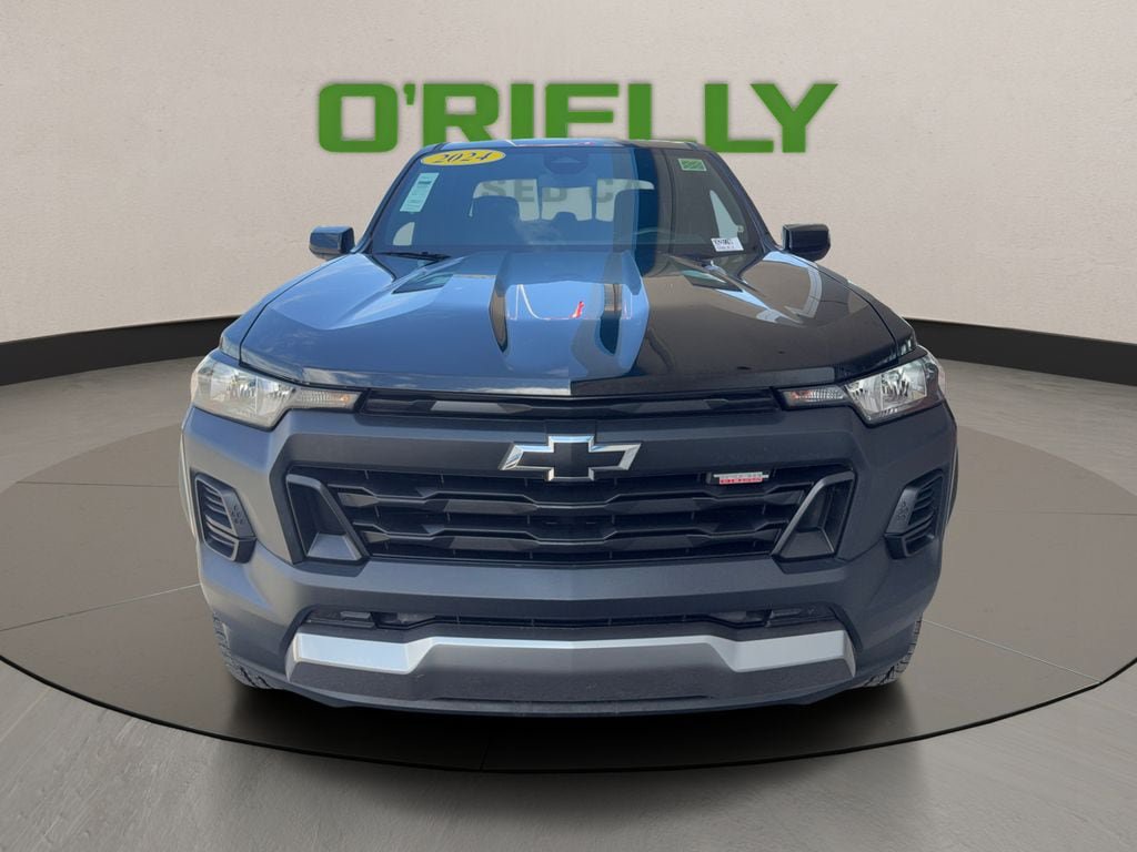 Used 2024 Chevrolet Colorado Trail Boss w/ Advanced Trailering Package AWD/4WD image 9