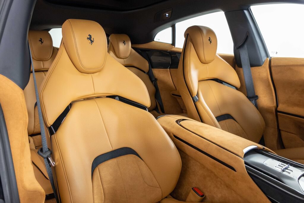 Used 2025 Ferrari Purosangue AWD/4WD image 51