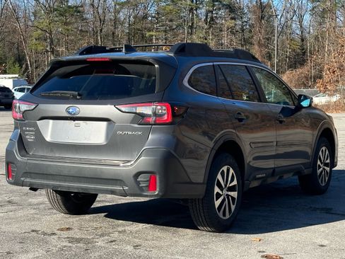 Used 2021 Subaru Outback Premium image 10