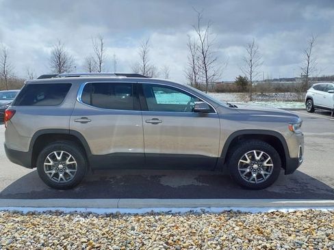 Used 2022 GMC Acadia SLE w/ Driver Convenience Package image 4