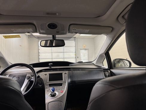 Used 2013 Toyota Prius Four image 19