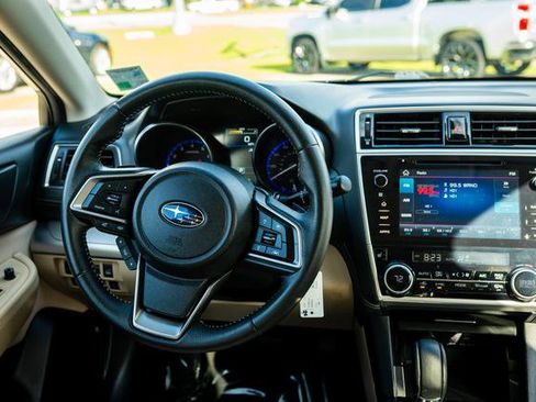 Used 2019 Subaru Outback 2.5i Premium AWD/4WD image 6