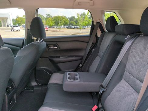 Used 2026 Nissan Rogue SV FWD image 14