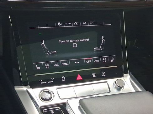 Used 2024 Audi Q8 e-tron Premium Plus w/ Premium Plus Package image 23