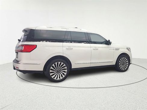 Used 2021 Lincoln Navigator Reserve image 8