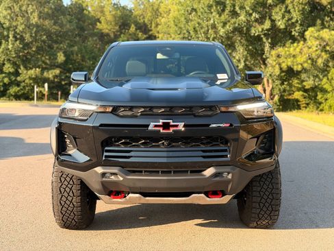 Used 2026 Chevrolet Colorado ZR2 w/ Technology Package AWD/4WD image 6