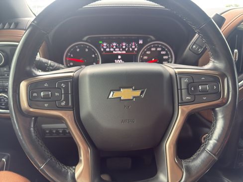 Used 2022 Chevrolet Silverado 2500 High Country w/ Technology Package AWD/4WD image 27