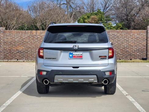 Used 2023 Honda Passport TrailSport image 7