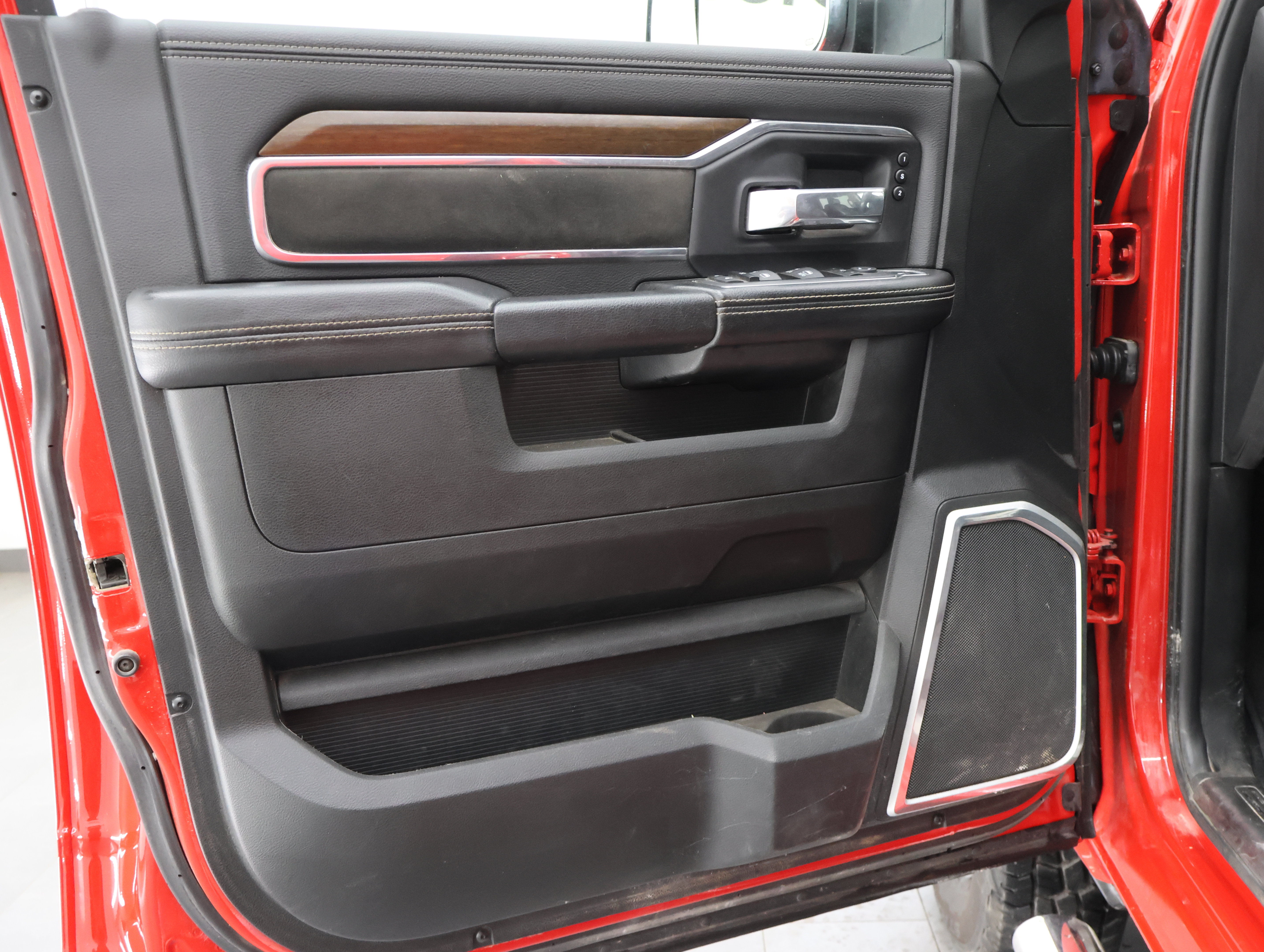 Used 2022 RAM 3500 Laramie AWD/4WD image 38