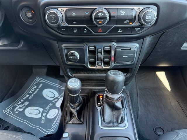 Used 2022 Jeep Wrangler Unlimited Sport AWD/4WD image 15