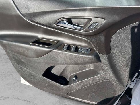 Used 2024 Chevrolet Equinox LT AWD/4WD image 13