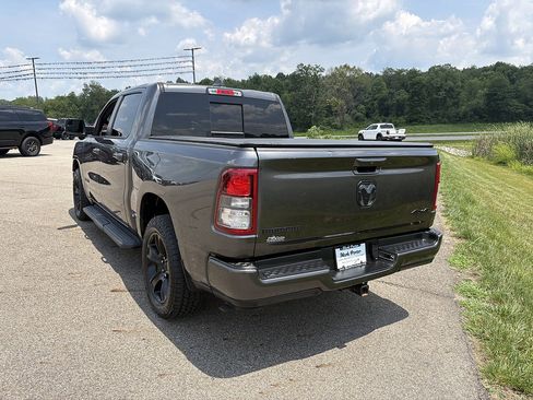 Used 2022 RAM 1500 Big Horn AWD/4WD image 3