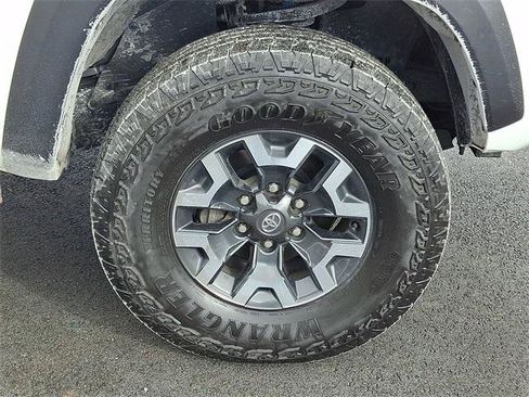 Certified 2023 Toyota Tacoma TRD Off-Road image 8
