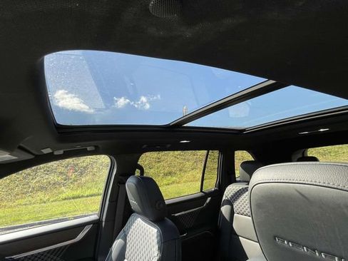 Certified 2024 GMC Acadia Denali image 25