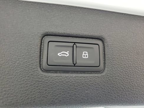 Used 2025 Audi Q7 3.0T Premium AWD/4WD image 9