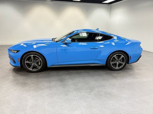 Used 2024 Ford Mustang Coupe image 2