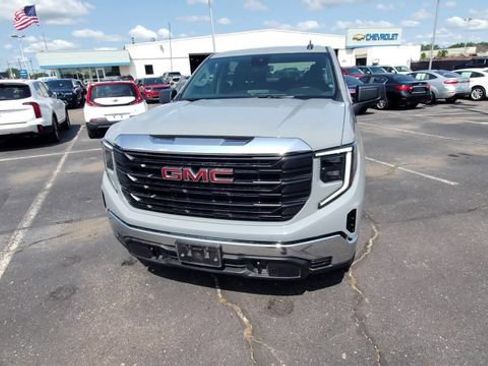Used 2024 GMC Sierra 1500 Pro w/ Pro Value Package RWD image 3