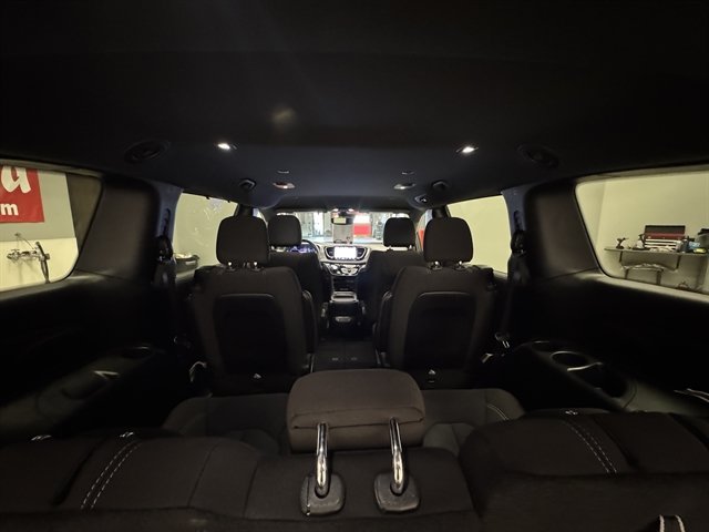 Used 2022 Chrysler Pacifica Touring AWD/4WD image 21