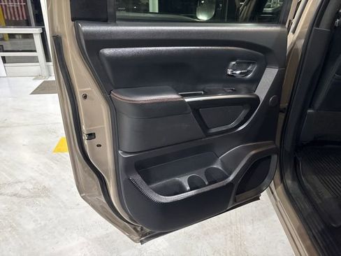 Used 2023 Nissan Titan PRO-4X w/ Pro-4x Convenience Package AWD/4WD image 18