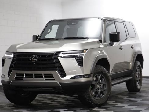 Used 2025 Lexus GX 550 image 1