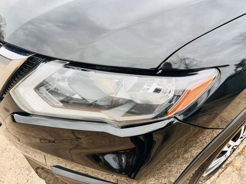 Used 2017 Nissan Rogue S image 36