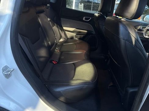 Used 2024 Jeep Compass Latitude image 10