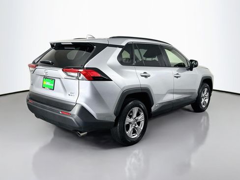 Used 2025 Toyota RAV4 LE AWD/4WD image 10