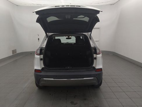 Used 2019 Jeep Cherokee Limited FWD image 29