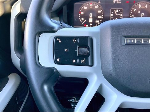 Used 2023 Land Rover Defender 110 S image 22